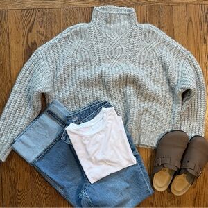 Aerie Chunky Cable Knit Sweater – Size Medium